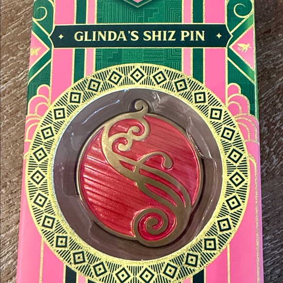Wicked Glinda's Shiz Pin and Shiz Pin Set - Picture 3 of 5